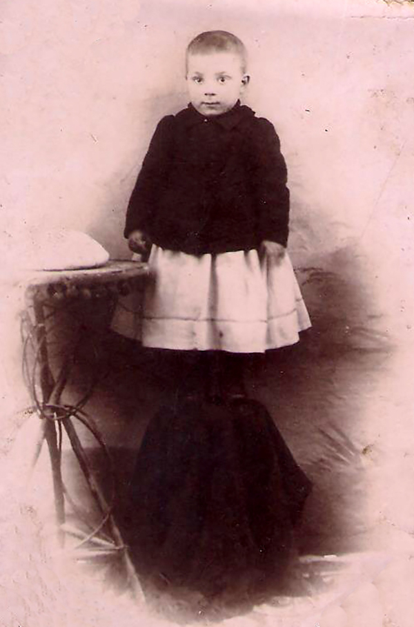 Gabriel Bau con 2 años