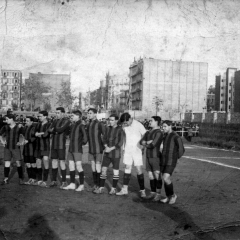 Selección Catalana que va vencer a la francesa 1-0 el desembre de 1912 BAU (primer per l'esquerra), SENA, GENARO DE LA RIVA, SAMPERE, SANTIAGO MASSANA, AGUIRRECHE, POMÉS, AMECHAZURRA, REÑÉ, COMAMALA, CASELLAS