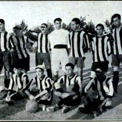 6 de novembre de 1910. Tercer partit de la Copa París-Barcelona. Aquesta copa la va guanyar el Barcelona per 4-0. L'alineació de l'Espanyol va ser: Fidalgo -Manan -Duval-Rubio-Berdié-Bau (a dalt segon per la dreta) -Sanpere- Larrañaga-Massana-Molins-Gibert.