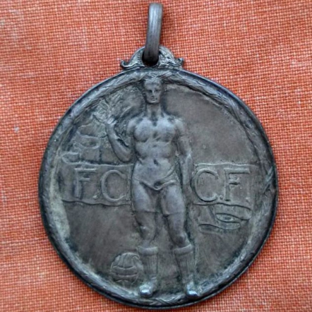 Medalla atorgada a Bau pel tercer lloc al campionat de Catalunya de 1918 amb el F.C.Barcelona